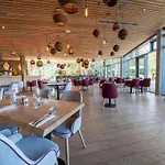 Spacious Getaway With Nature Casa vacanze