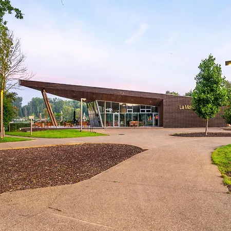 Spacious Getaway With Nature *