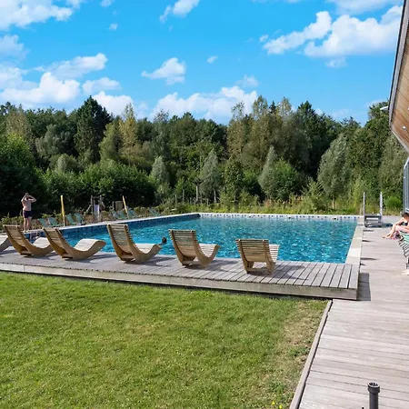 Dom wakacyjny Spacious Getaway With Nature Antoing