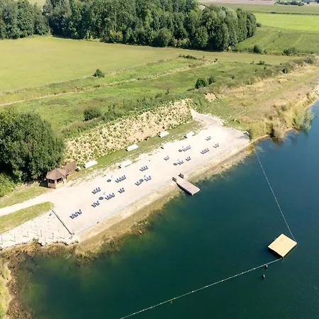 Spacious Getaway With Nature Dom wakacyjny