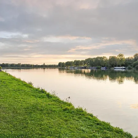 Spacious Getaway With Nature * Antoing