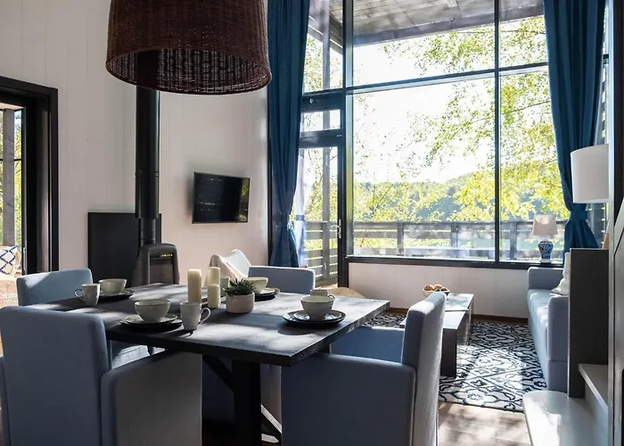 Hébergement de vacances Spacious Getaway With Nature *