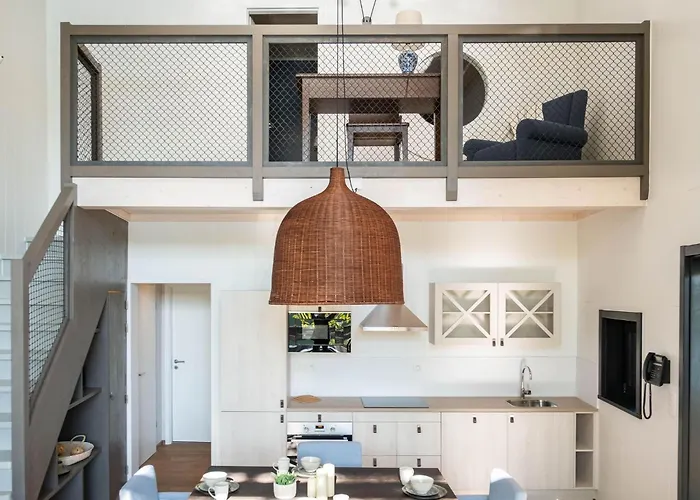 Spacious Getaway With Nature