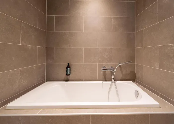 Spacious Getaway With Nature Hébergement de vacances