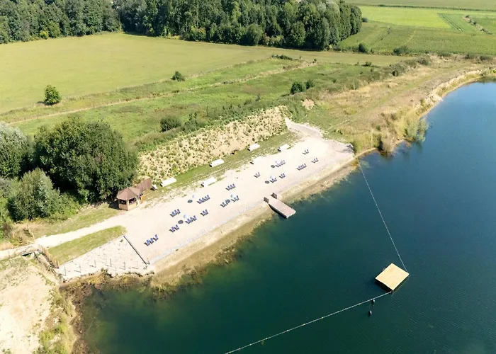 Spacious Getaway With Nature Hébergement de vacances