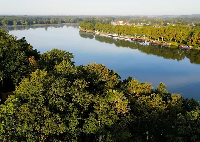 Spacious Getaway With Nature Hébergement de vacances Antoing