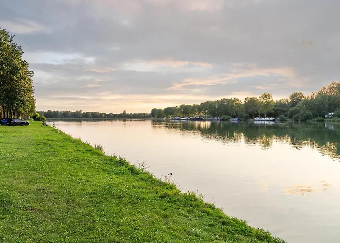 Spacious Getaway With Nature * Antoing