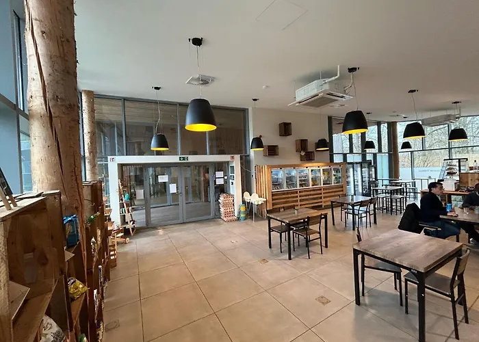 Spacious Getaway With Nature Antoing